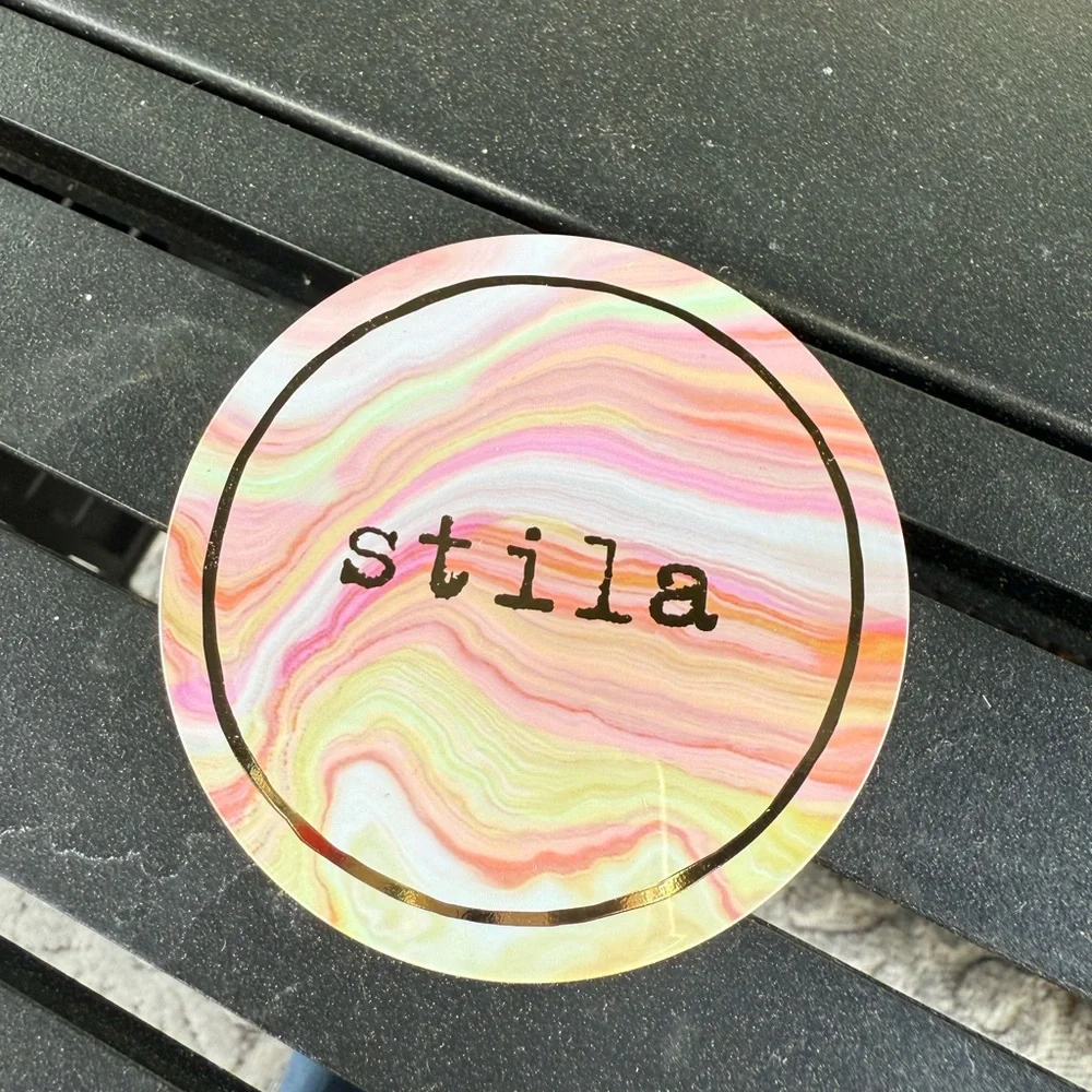 STILA correcting brightening finishing powder
